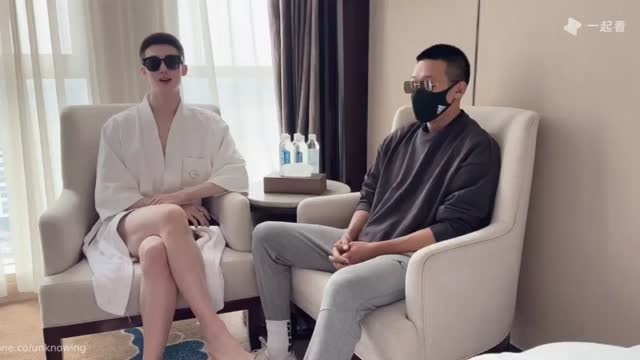 联名第一季:直男体育生初体验操男人,舞蹈生帅哥穿着情感内衣和丝袜被男人操得爽爆 联名第一季:直男体育生初体验操男人,舞蹈生帅哥穿着情感内衣和丝袜被男人操得爽爆