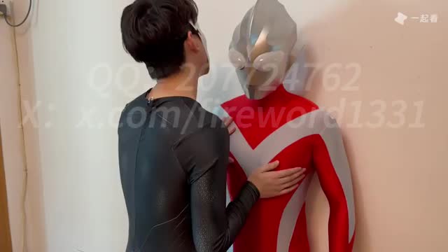 fireword-奥特曼被狠狠虐腹 fireword-奥特曼被狠狠虐腹