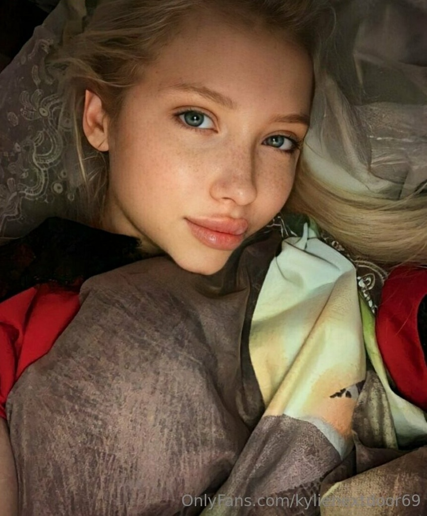 kylienextdoor69