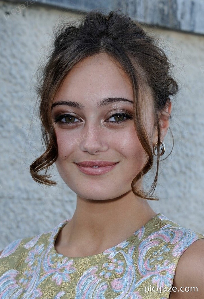 Ella Purnell