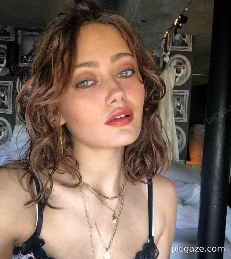Ella Purnell