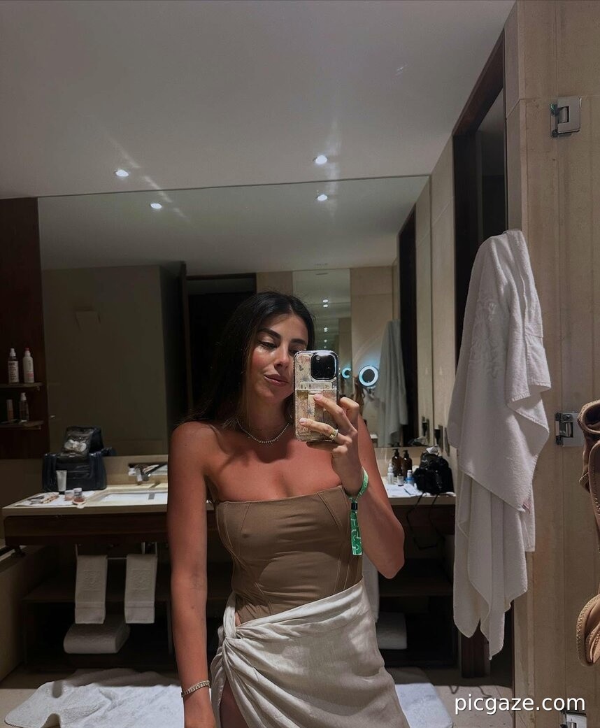 Daniella Monet