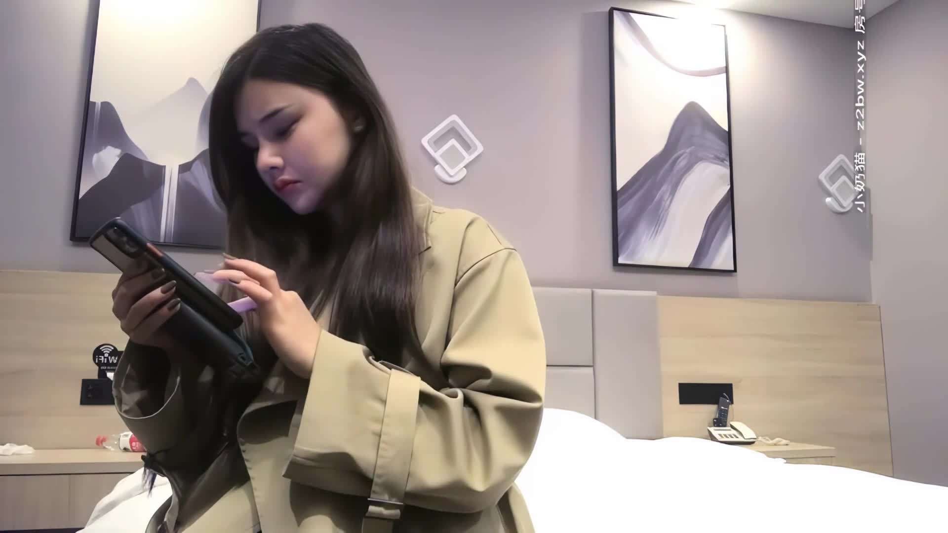 【小寶尋花】長相甜美斑點裙外圍妹，操到逼逼都發腫