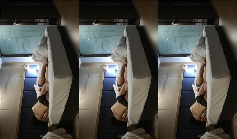 美女少婦新人老哥操良家少婦 ，蹲著舔屌口交活很不錯 ，高難度倒立姿勢 ，扶著坐在後入撞擊猛操 1