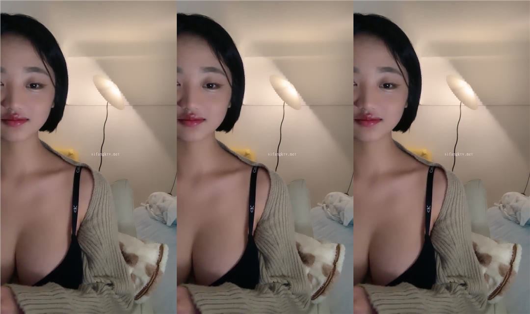 重磅！ G奶女神！首次扒穴特寫~，這對奶子就極品了，純天然發育的這麼大，臉蛋美