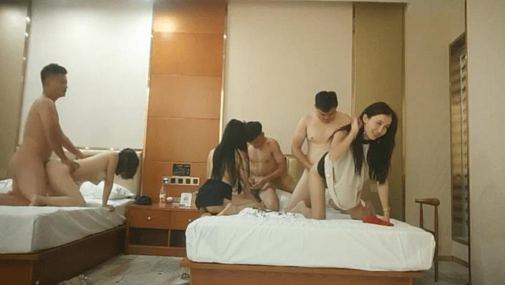 三對高顏值年輕夫婦換妻玩遊戲淫亂6P