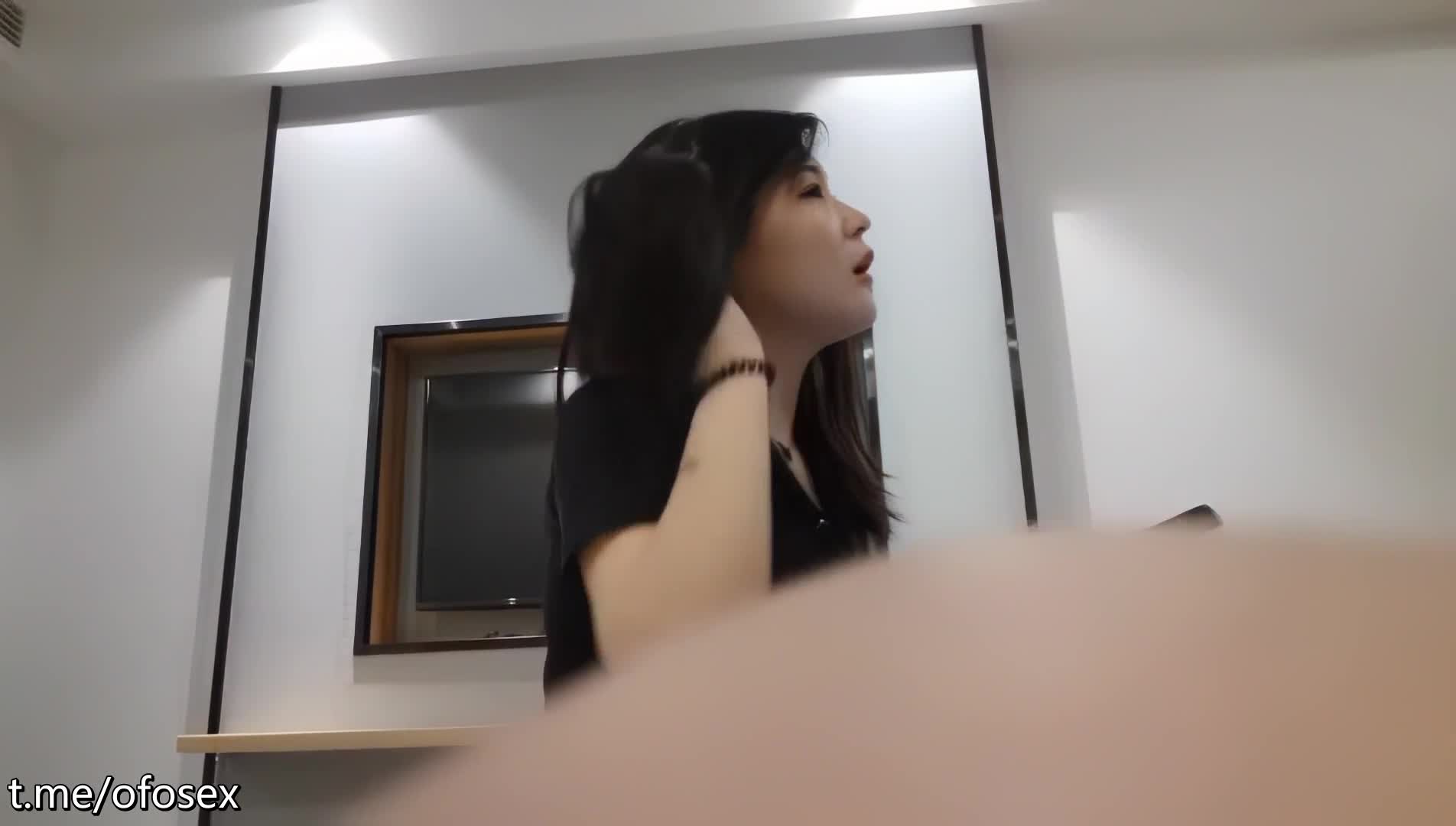 你的老表 2K畫質，足浴店重金勾搭，極品美女，健談溫柔，相約開房
