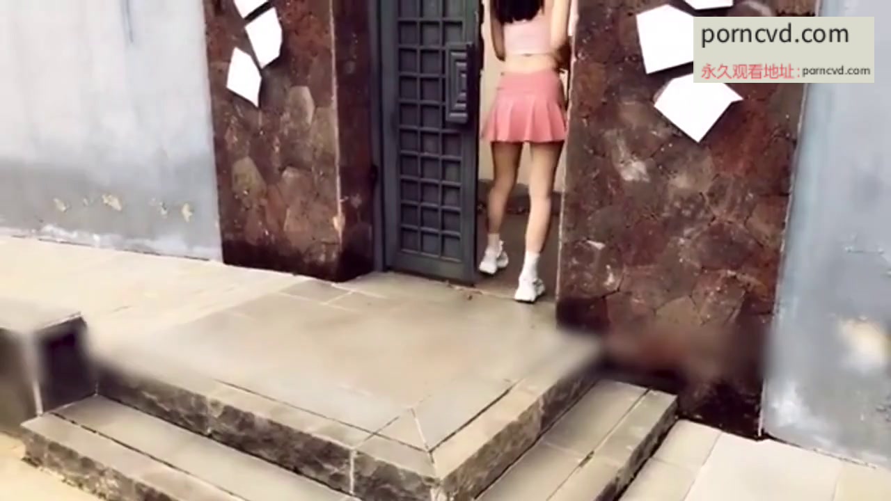 台灣別墅外流影片 大學正妹被搭訕激情後入畫面