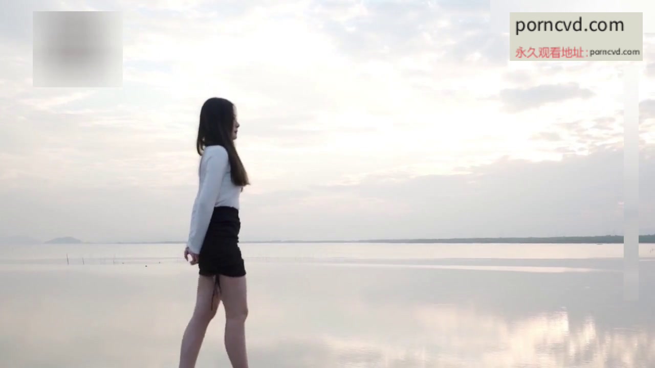 麻豆AV郭童童演出 拜金女敲詐美腿私密影片