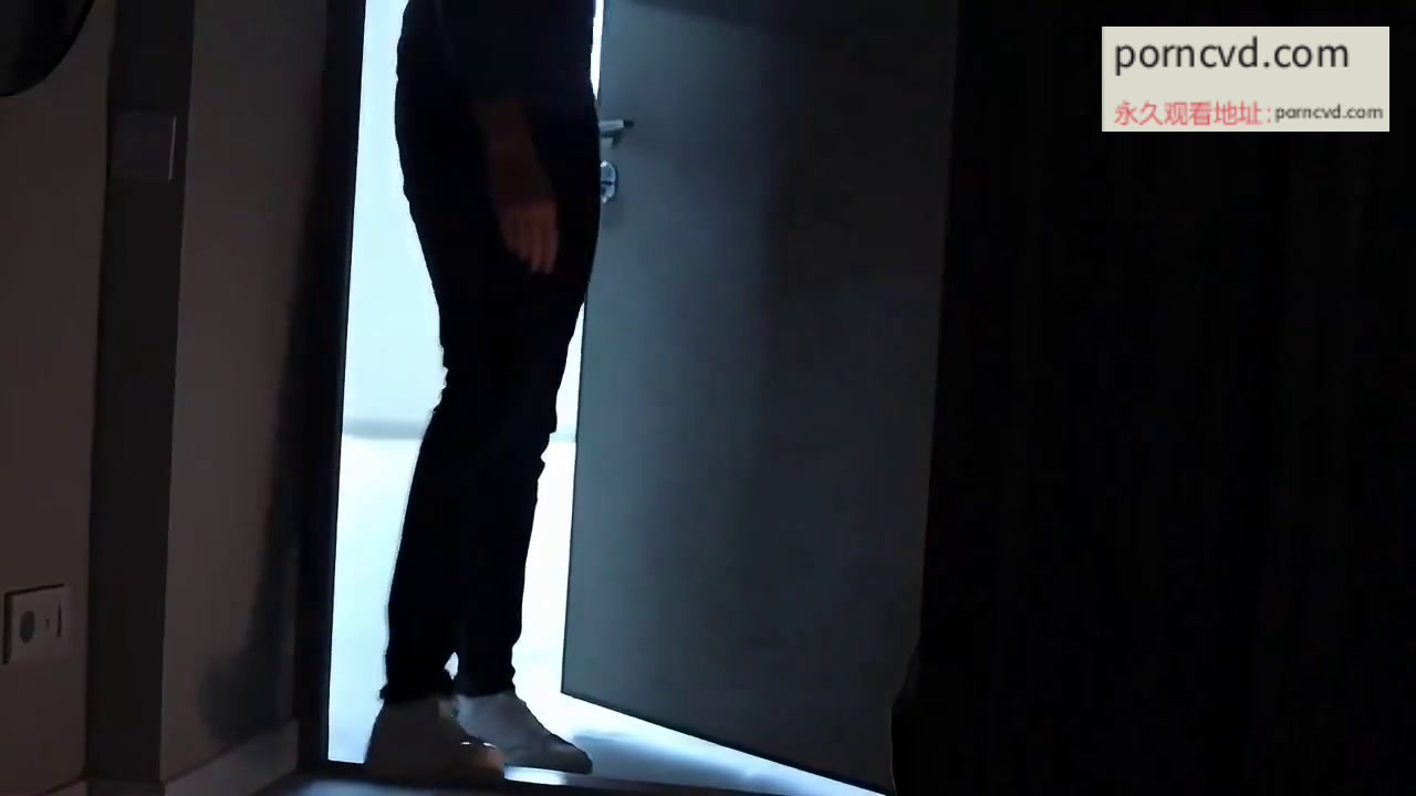 OnlyFans外流 淫妻被單男內射 老公旁觀全程