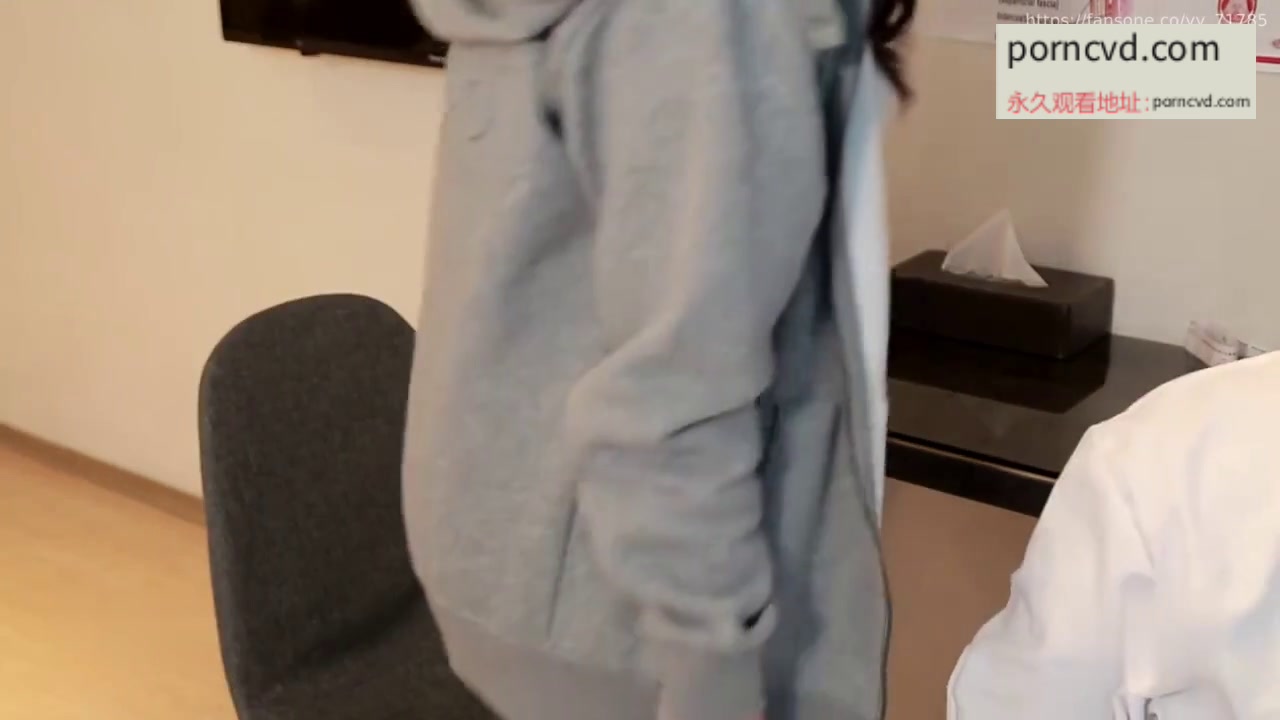 台灣爆乳少婦與禿頭醫生診間激情外流片
