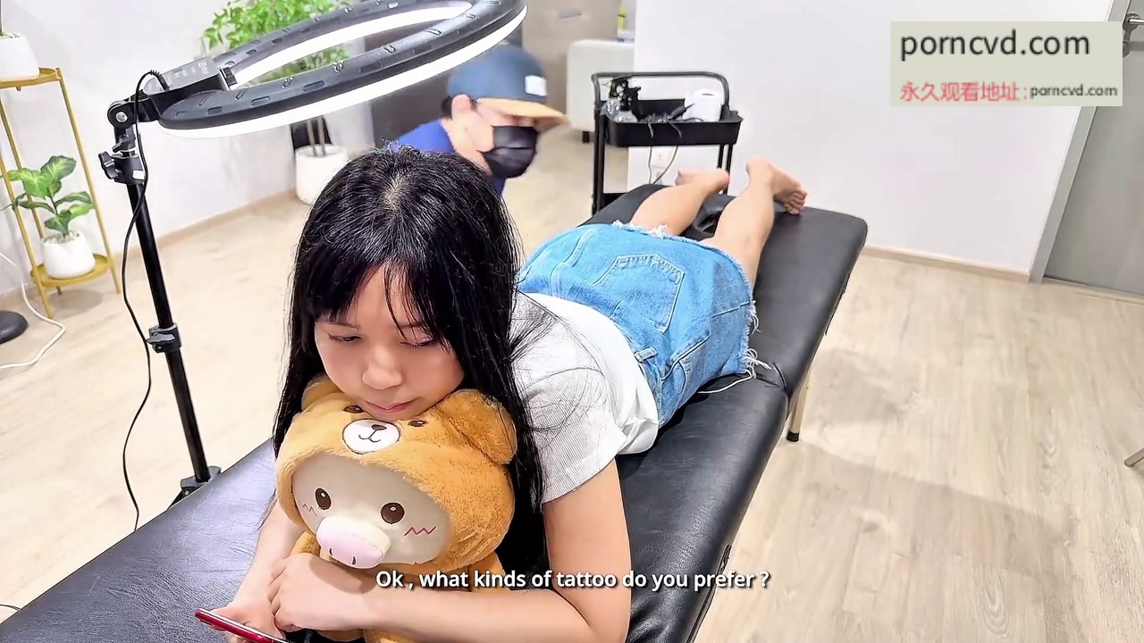 台灣AV外流苗條刺青女被刺青師激烈抽插口爆片