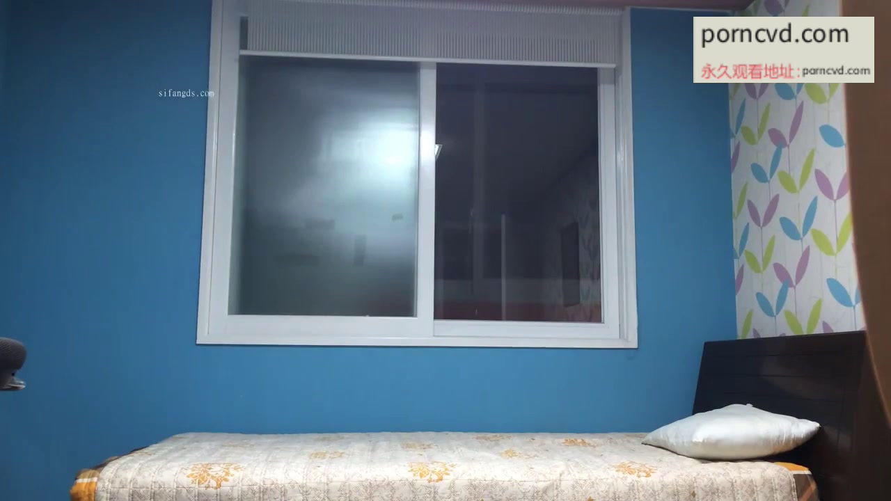台灣情侶性愛自拍外流 帥男靚女出租屋激情片