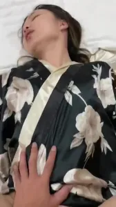 良家人妻被攻略過程曝光 敏感體質全程失控