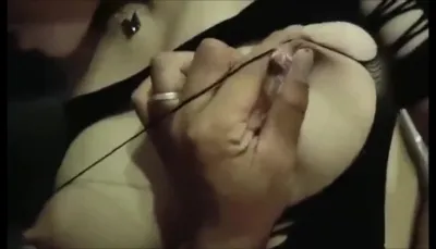 哺乳期母犬乳房檢查與擠奶方法