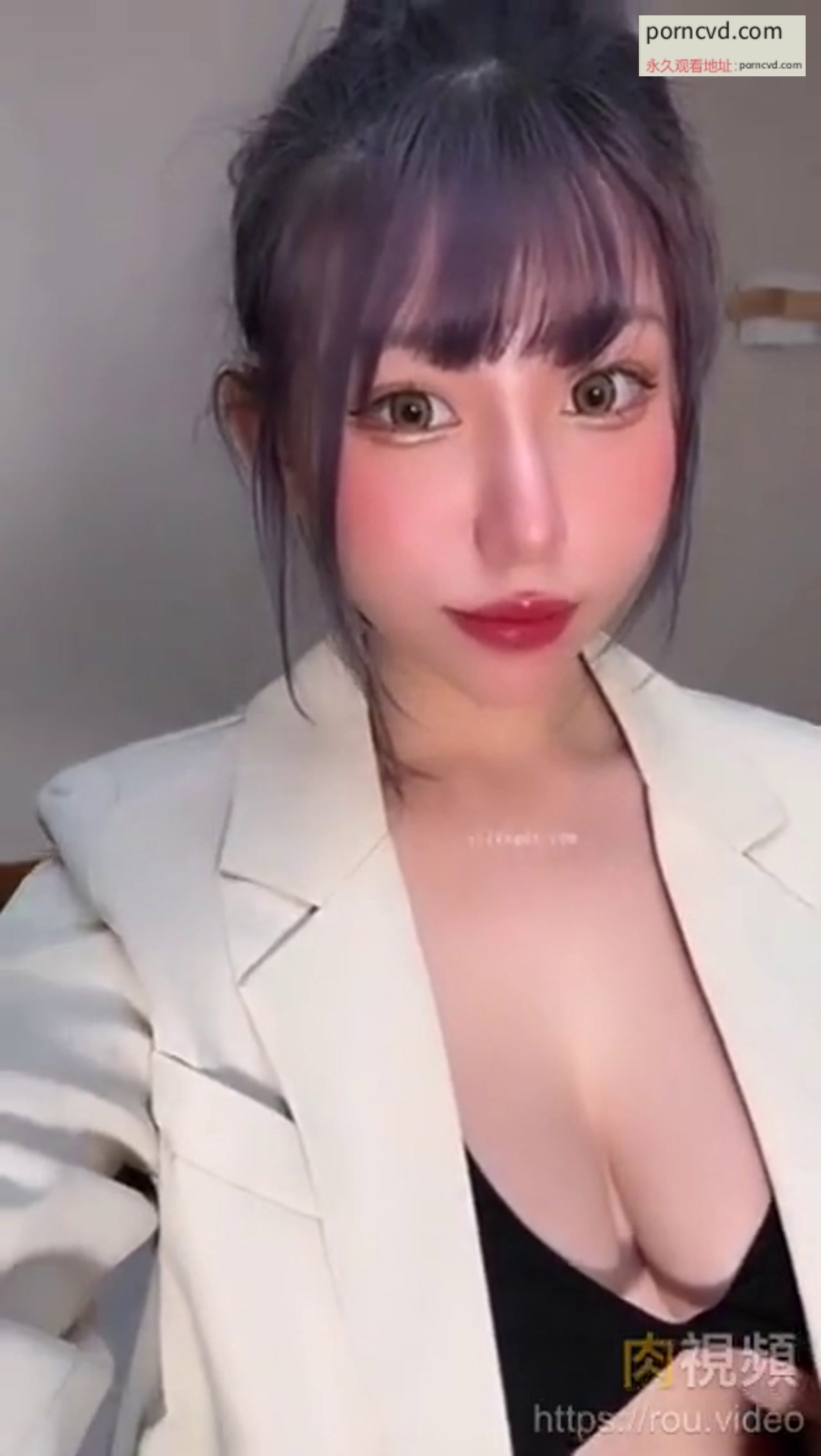 爆乳EMMA溫泉旅館啪啪自拍外流