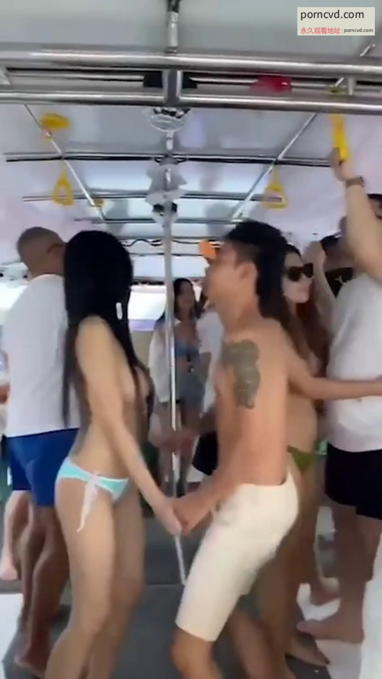 深圳遊艇派對自拍外流 3P SM合集