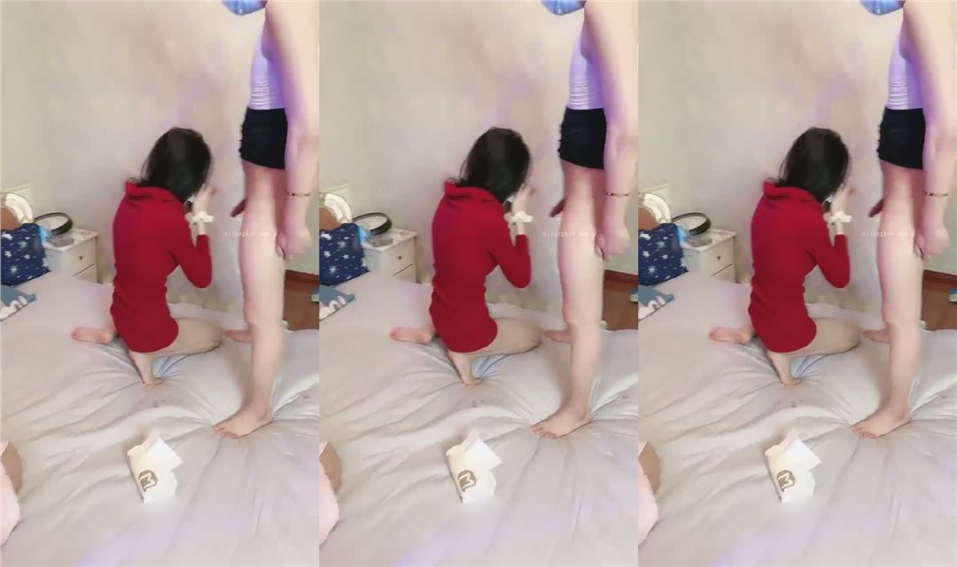 女友和閨蜜們 群p淫亂直播