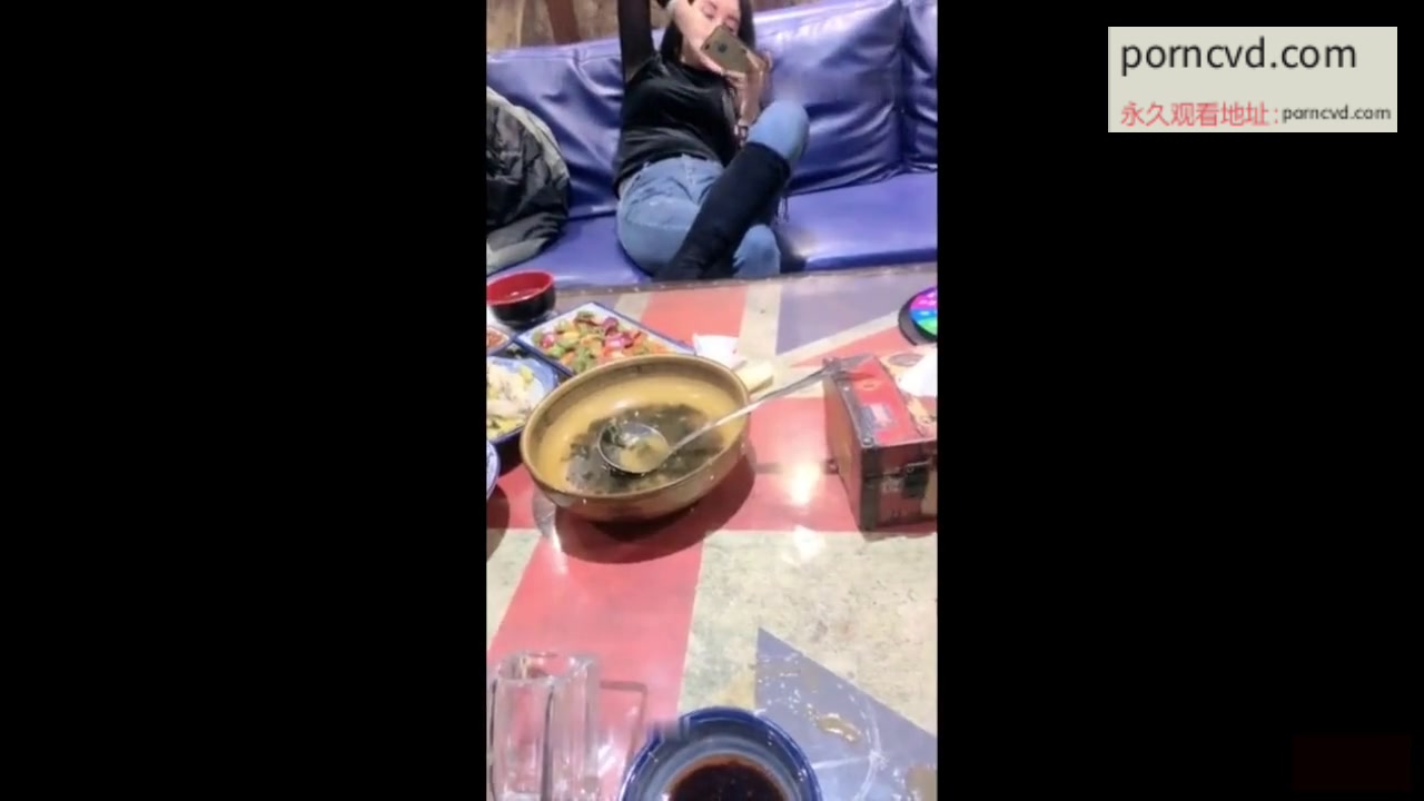 台灣紋身少婦KTV廁所私拍影片合集
