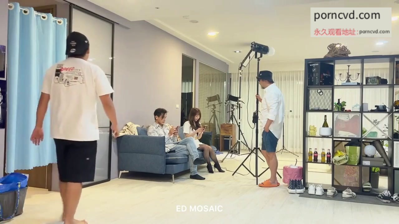 台灣av影片 ED Mosaic 黑絲人妻來台北探訪 忍不住幹一炮