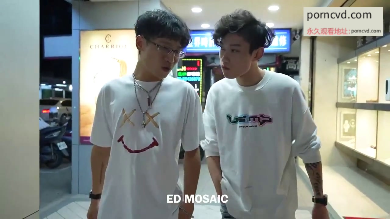 台灣av影片 ED Mosaic 性感巨乳小姊姊波妮失戀去酒吧買醉 被兩男搭訕回家 前後都被塞滿滿 爽到嬌喘不停 無碼性愛影片54分鐘