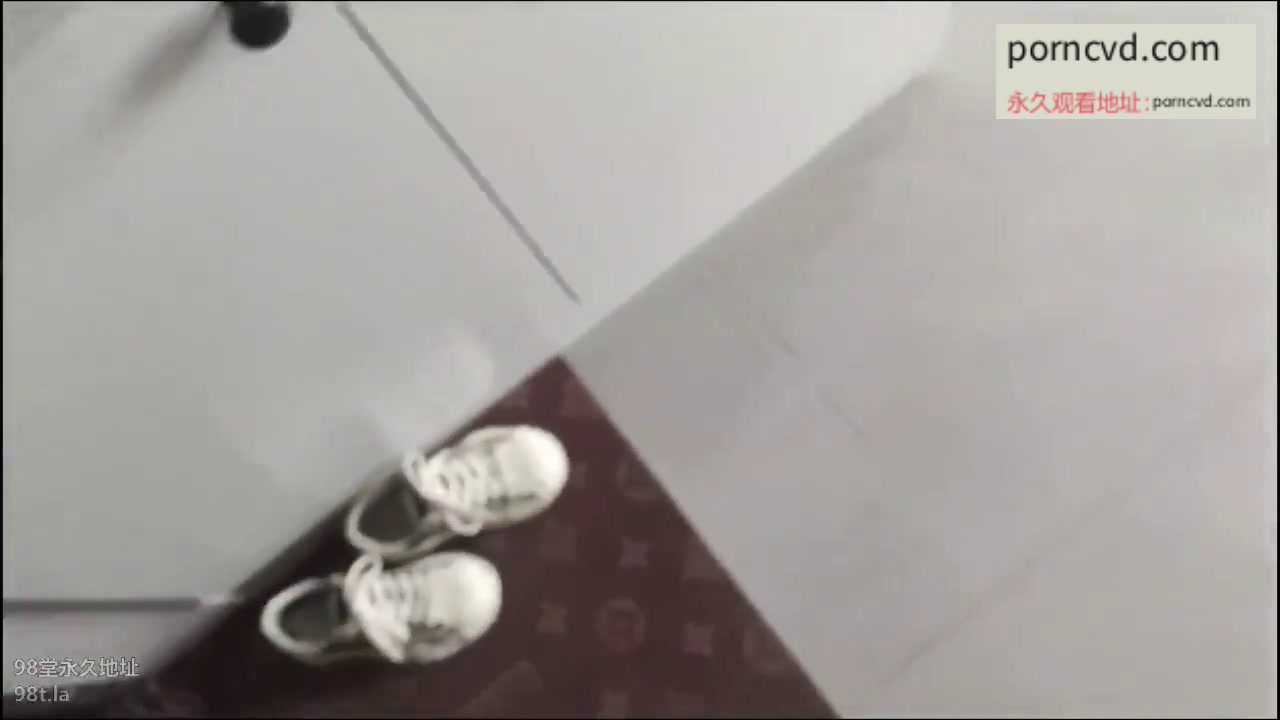 台灣本土自拍 亂倫新作 嫂子例假剛走 立馬讓我去操她