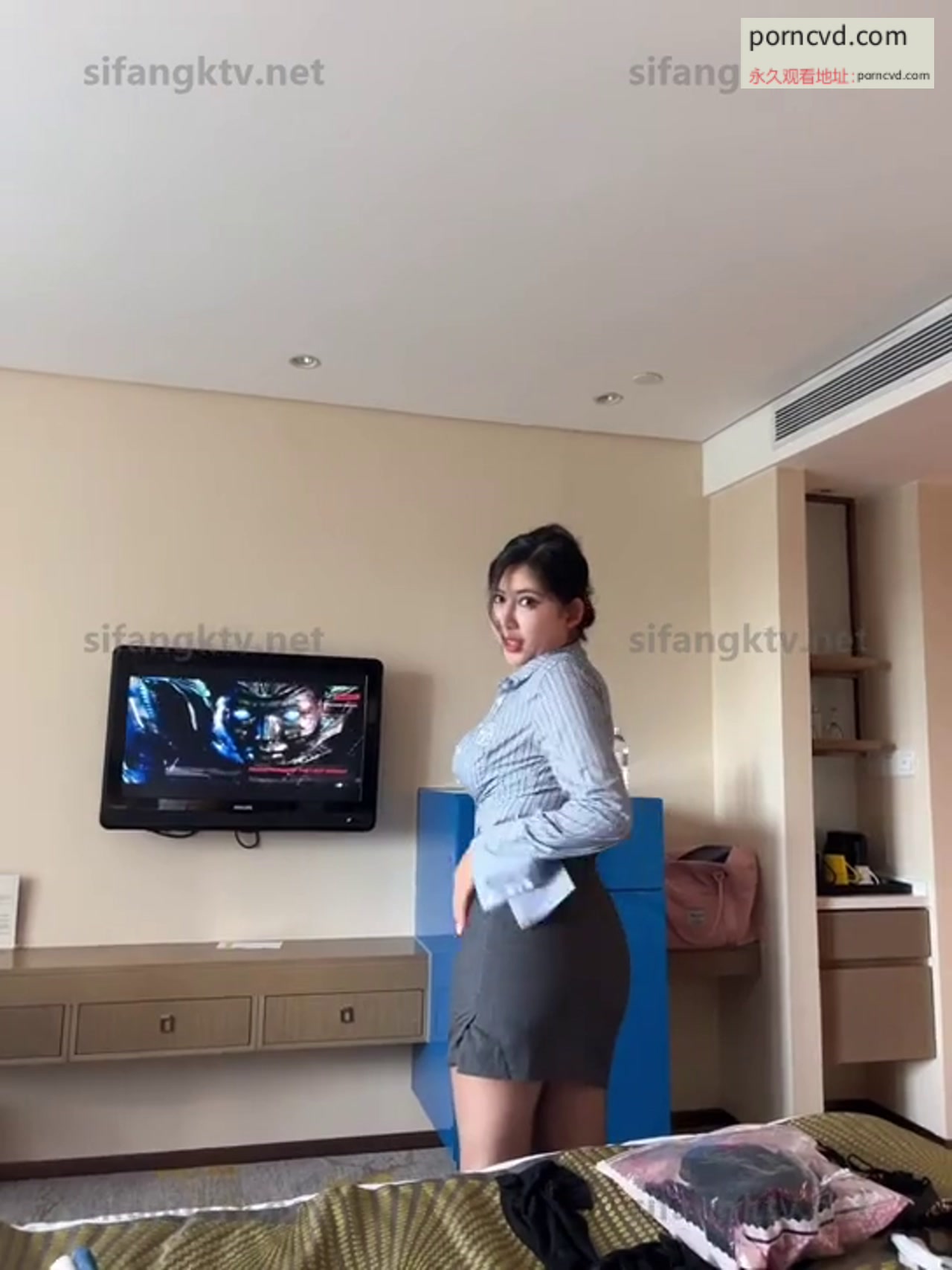中國直播自拍外流 抖音巨乳網紅 李雅 最新大招與土豪大佬賓館開房舌吻 無套被爆操翻白眼