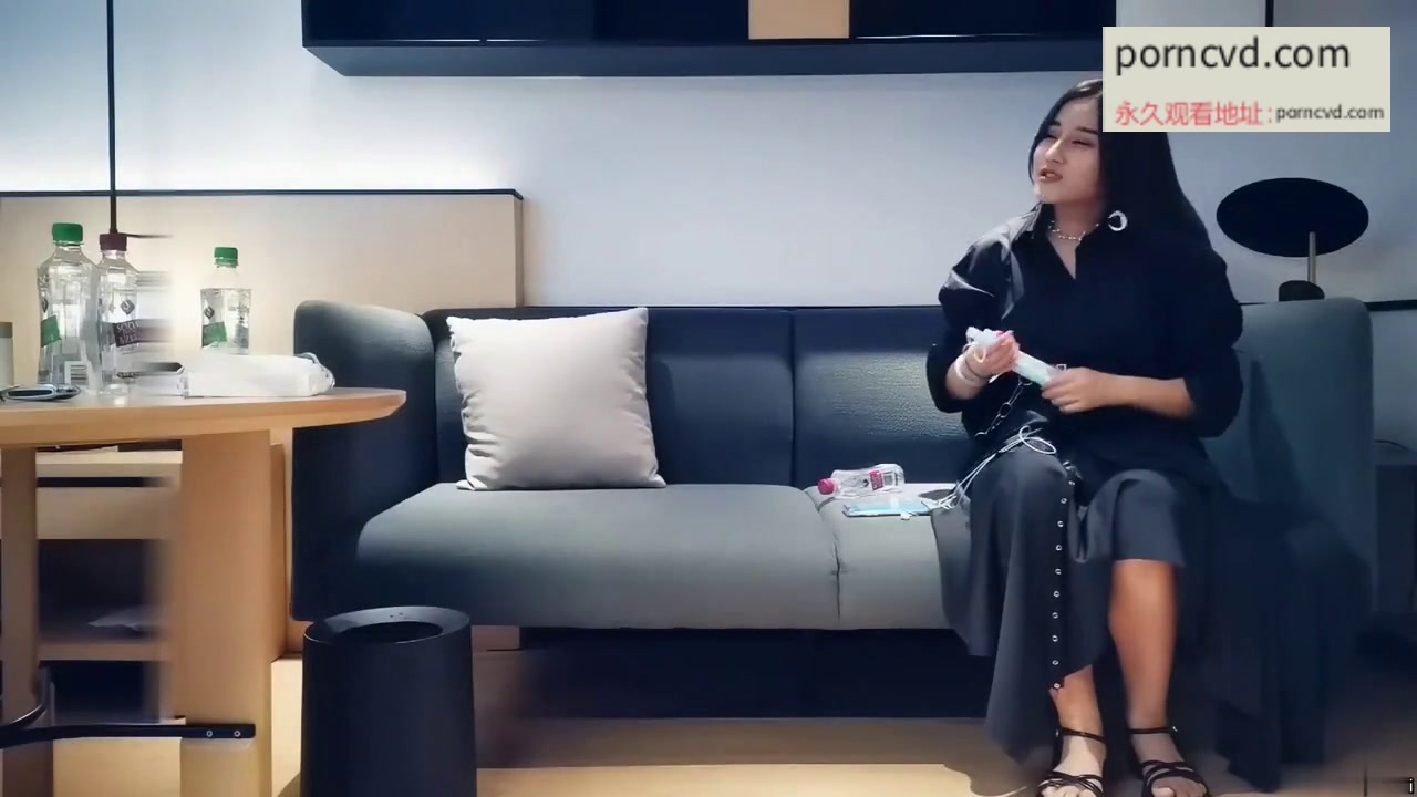 探花系列170長裙妹舌吻後入影片