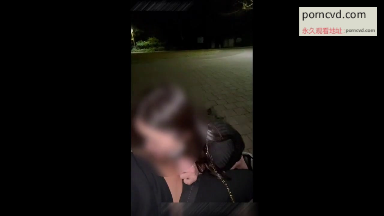 台灣本土公園後入正妹自拍影片