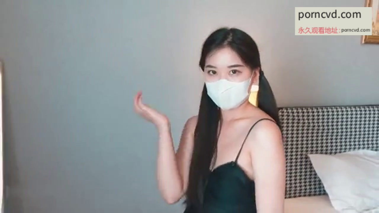 國產AV攝影師誘惑美女模特拍片