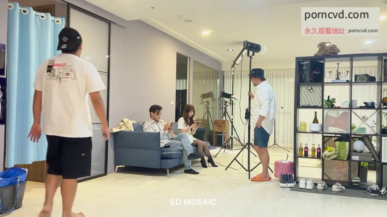 台灣av 台灣色影師 ED Mosaic 黑絲美女靜靜來台北探訪 就順便來一炮