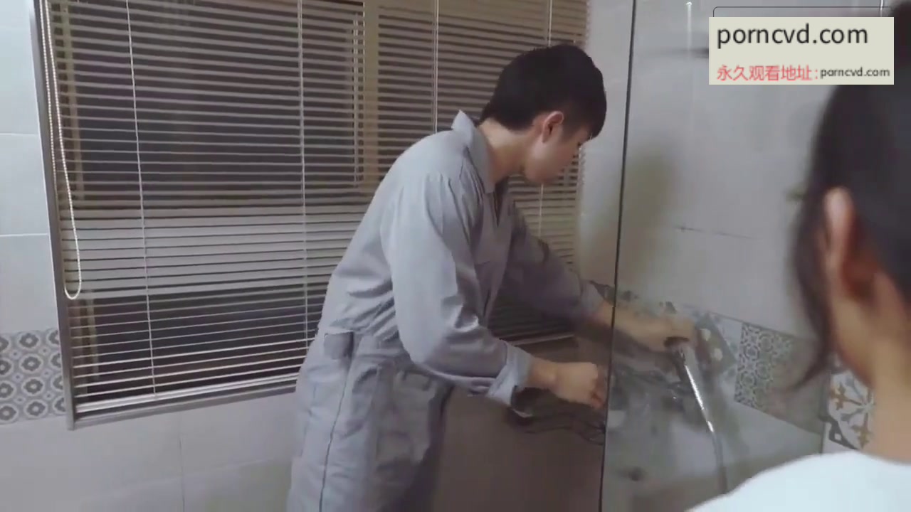 國產av 清純可愛的高中妹妹被年輕健壯的渣男水電工師傅調戲開苞