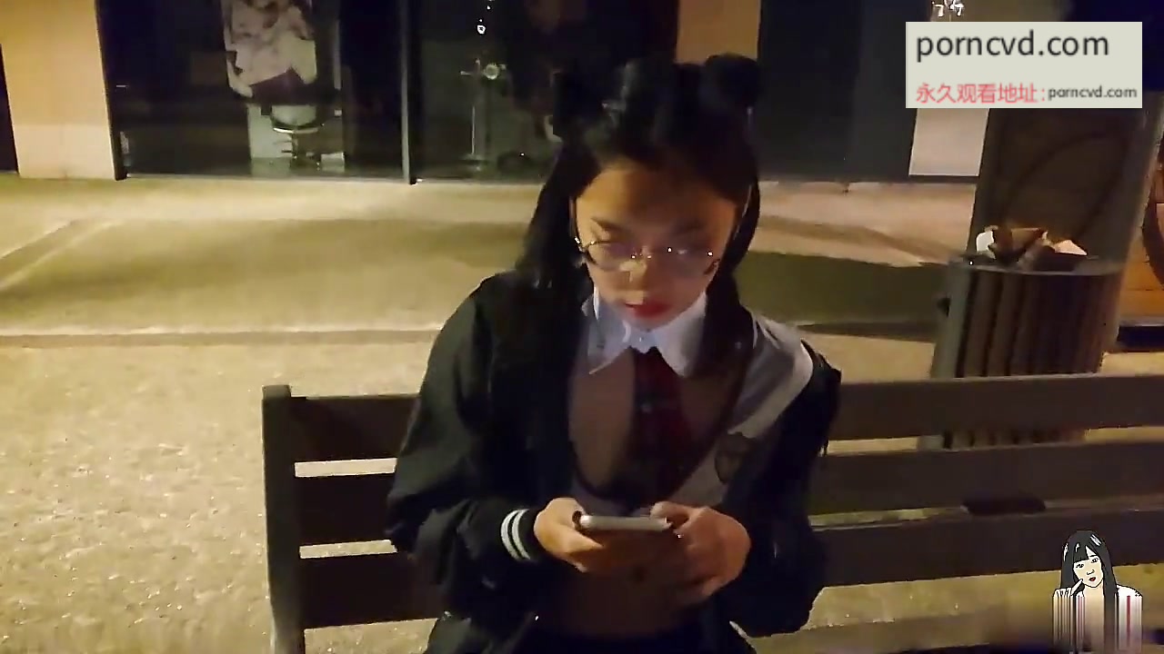 June Liu 香辣口香糖 女王劉玥 約炮黑屌 車內足交，男朋友打電話詢問，回到家後激情啪啪