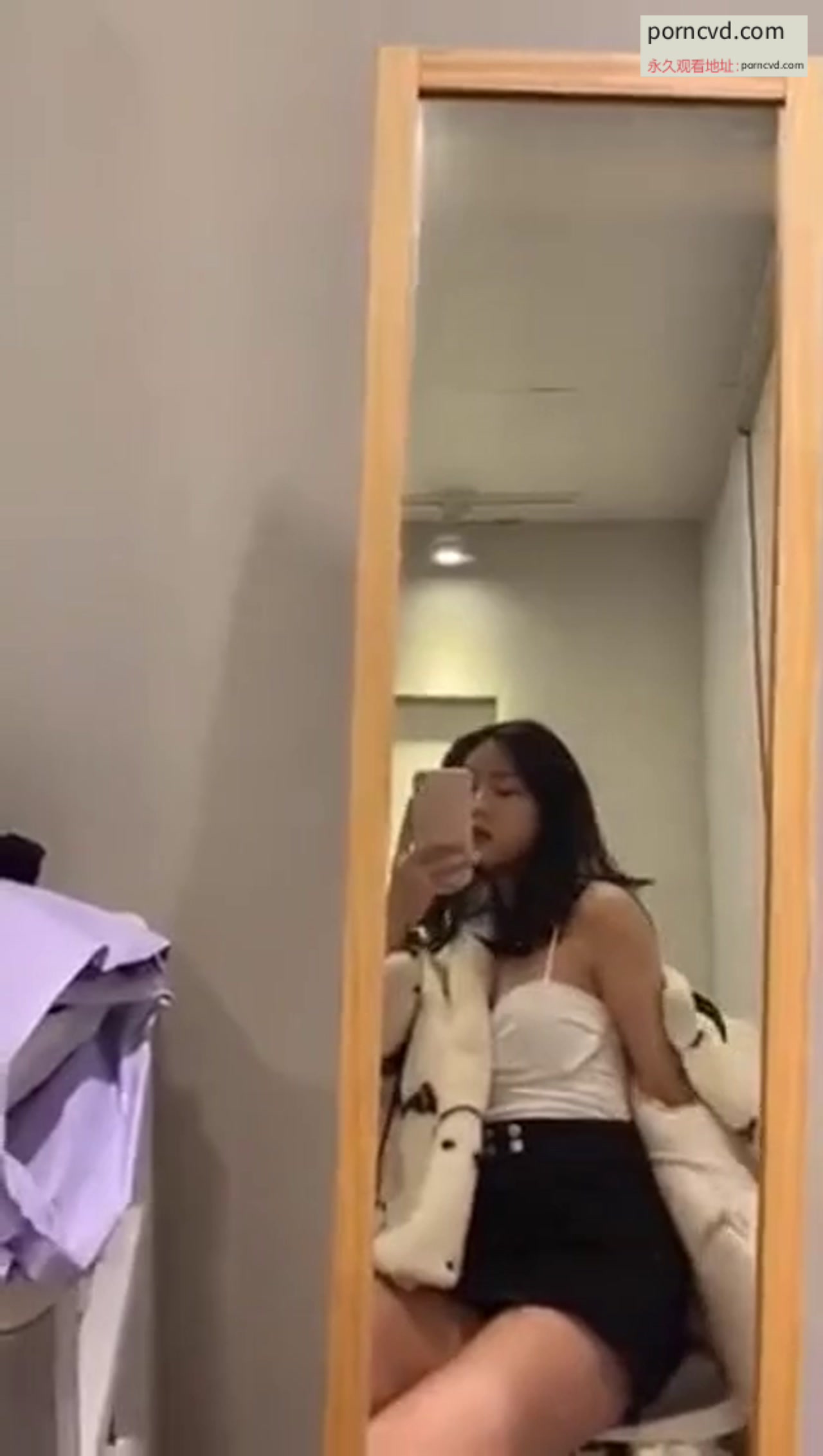 台北高中妹子傳給男友的騷片！自慰賣騷外流影片