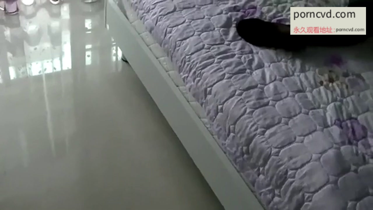 母子亂倫媽媽首次漏臉穿著性感黑絲和儿子啪啪 最後內射在淫穴里