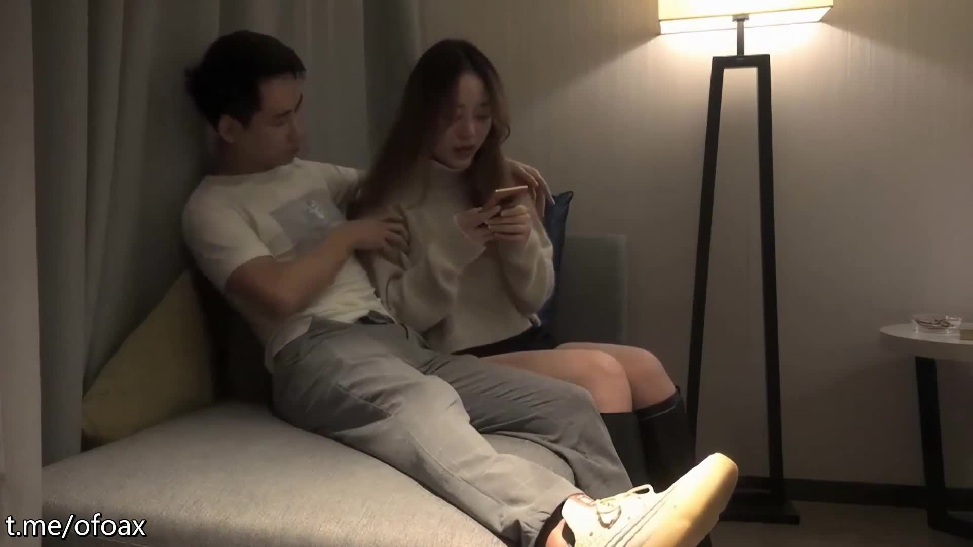 高顏值美女吃雞啪啪 啊啊頂到了輕點輕點 好大好舒服 啊不行了射給我 撅著大屁屁被猛懟 爽叫不停