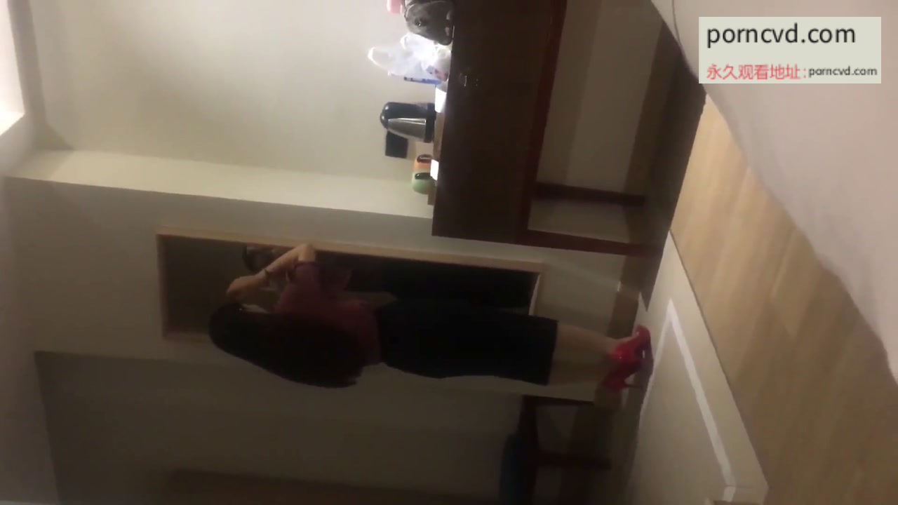 怒操水嫩车模台湾SWAG国产美女空姐