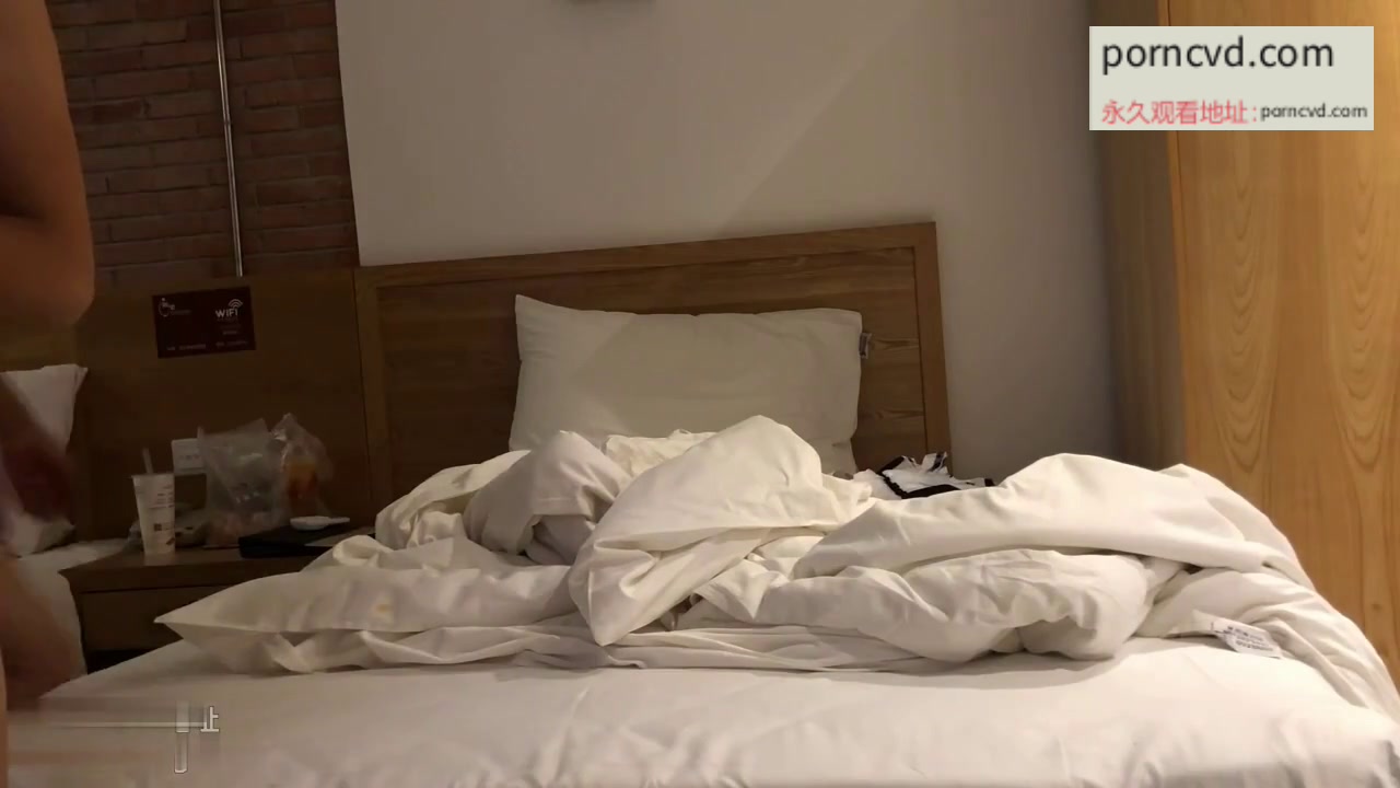台灣學妹穿上白絲裙內射前前後後一小時把學妹幹的爽歪歪
