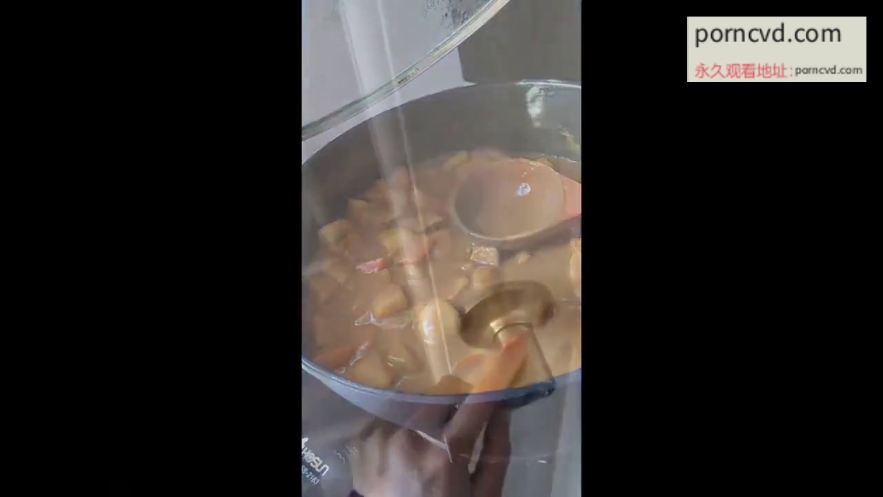 台灣自拍 娃娃音妹子翹著白嫩美尻被肉棒抽插