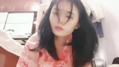 清純女手機自慰原創短片合集