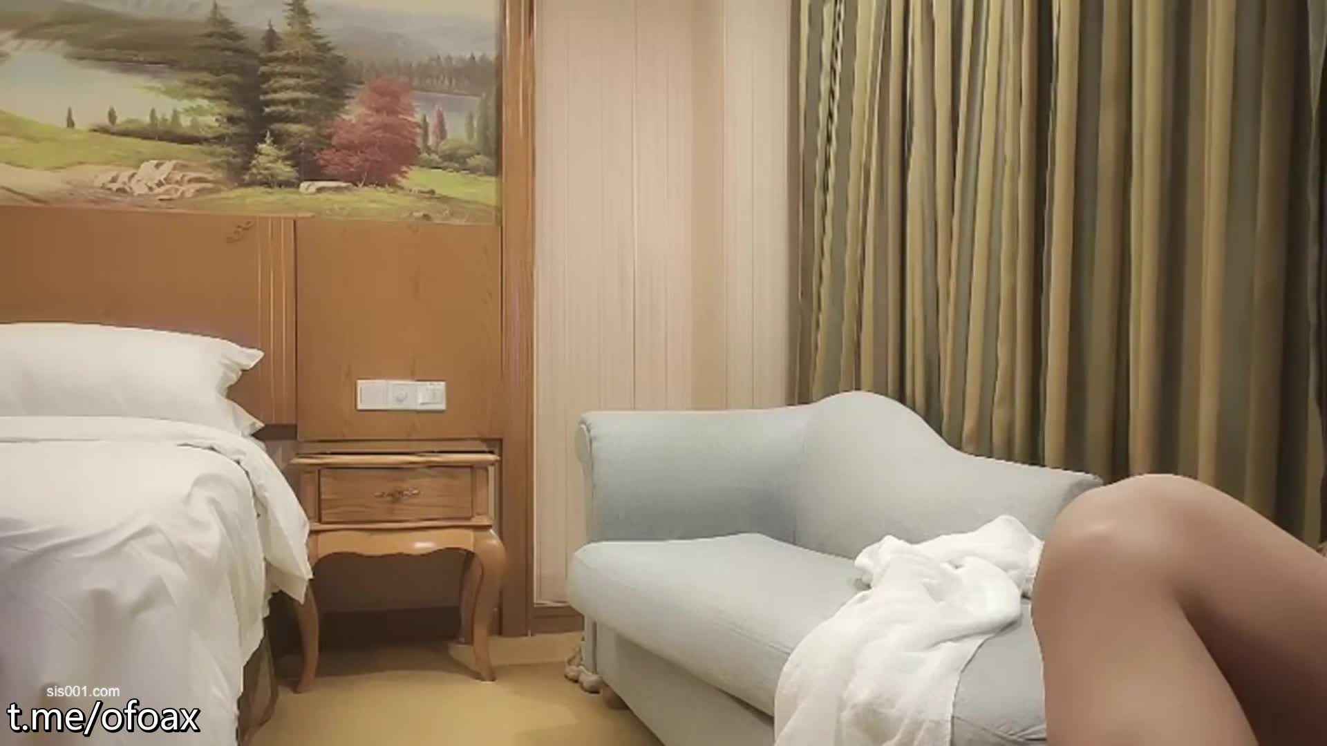 【七天探花】漂亮大奶少婦 我的年齡可以瘋狂你不行了 啊痛你把兩個邊邊弄進去了 邊喝酒邊操逼滿臉緋紅醉醺醺被無套