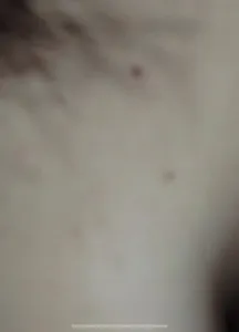 剛畢業的反差婊女友迫不及待的給我看奶子