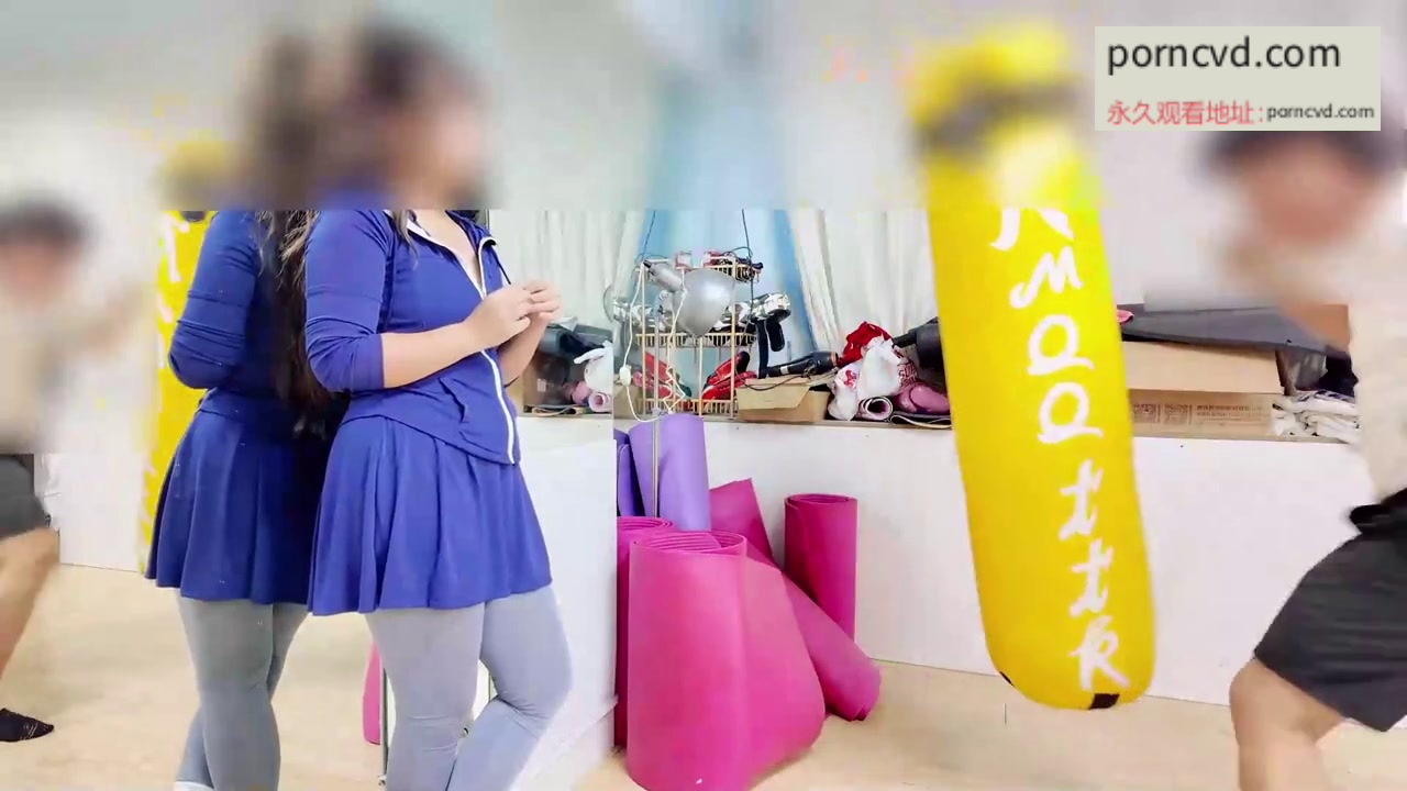 自拍外流 真實亂倫 瑜伽館綁住舅媽品嘗舅媽美穴