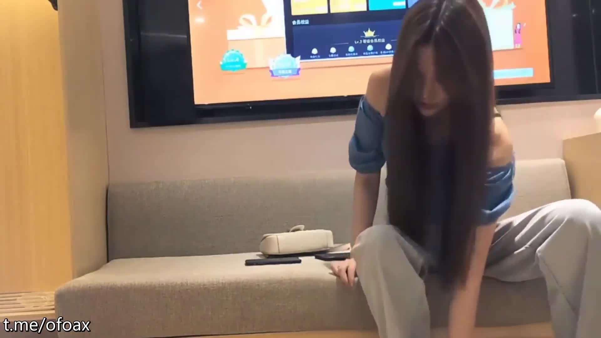 【午夜尋花】高顏值大長腿美眉吃雞啪啪 我讓你爽 我做愛從沒有高潮過 你別管我 你不喜歡做愛 享受過程