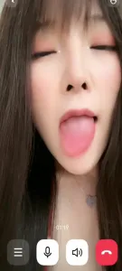【章哥經典】影片裸聊高顏值小姐姐，手指抽插自慰代入感很強