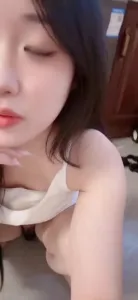 【章哥經典】妹子很聽話逼毛很多有大量對白（女生已成年）