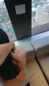 落地窗拽頭髮後入00後巨乳
