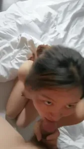 看著妹妹口