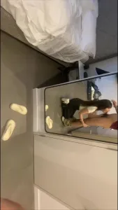 約了一個騷屄女大，進門就迫不及待的口交上了