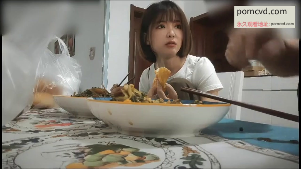 台灣外流 超可愛人妻 到鄰居家偷情飢渴難耐